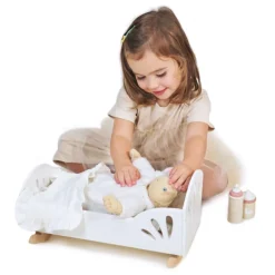 Sweet Wooden Swan Dolly Bed